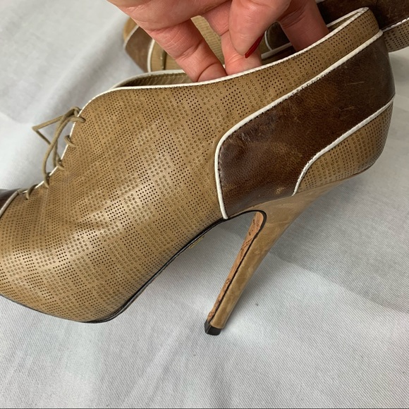 L.A.M.B. Peep Toe Lace Up Stiletto Booties Brown 8 - Picture 6 of 10